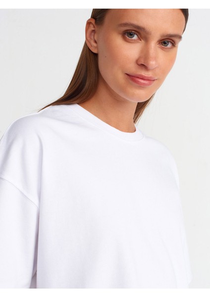 Kadın Oversize Kısa Kollu Pamuklu Beyaz T-Shirt - 31017 fırsatları