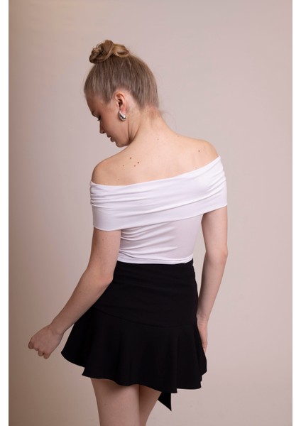 Afrodit Kadın Beyaz Omzu Açık Büzgülü Crop Body - Şık ve Rahat Fit Bluz indirimleri