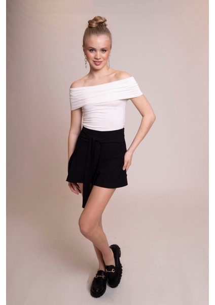 Afrodit Kadın Ekru Omzu Açık Büzgülü Crop Body - Şık ve Rahat Fit Bluz fiyatları