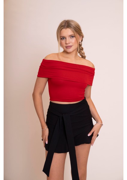 Afrodit Kadın Kırmızı Omzu Açık Büzgülü Crop Body - Şık ve Rahat Fit Bluz modelleri