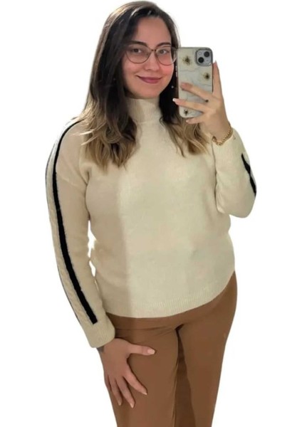 Kolları Şeritli Kazak