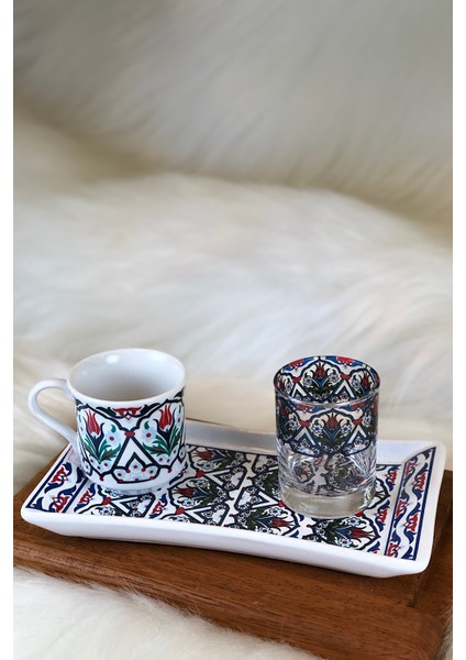 Kahve Fincanı Tek Kişilik Sunum Tabaklı Kişiye Özel Tekli Desenli Fincan Lale