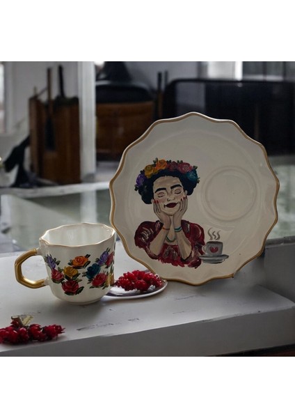Özel Tasarım El Boyaması Kahlo Çiçek Temalı Hediyelik Türk Kahvesi Fincan