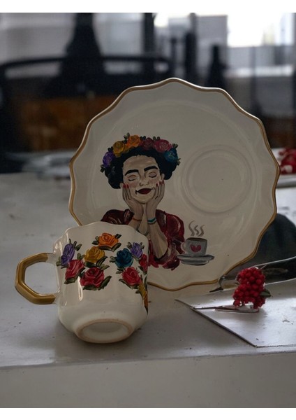 Özel Tasarım El Boyaması Kahlo Çiçek Temalı Hediyelik Türk Kahvesi Fincan
