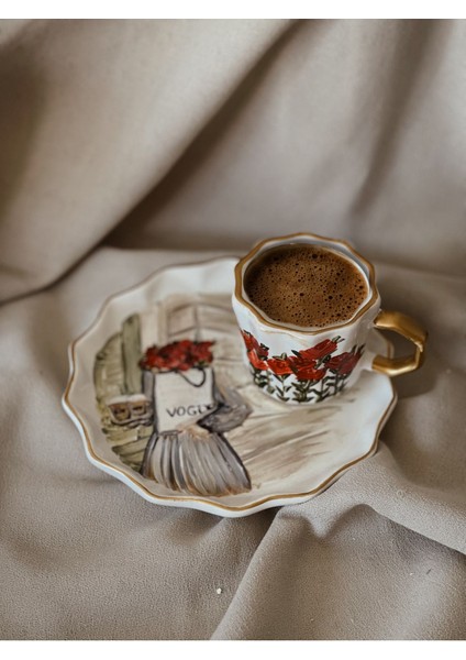 Özel Tasarım Hediyelik El Boyaması Gül Desenli / Vogue Yazılı Kahve Fincanı