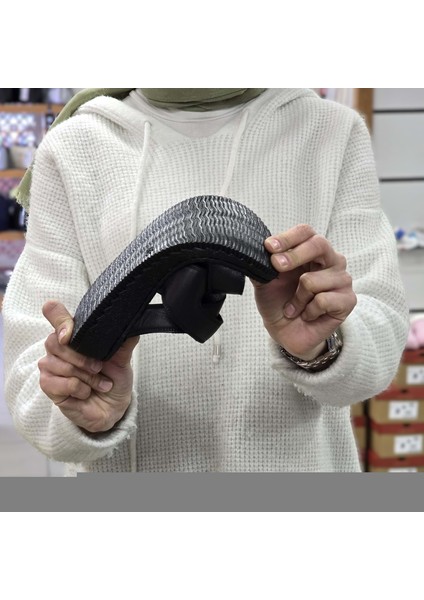 2122 Ultra Hafif Esnek Tabanlı Hakiki Deri Tam Anatomik Kadın Terlik - NKT02122-SIYAH-39 fiyatları