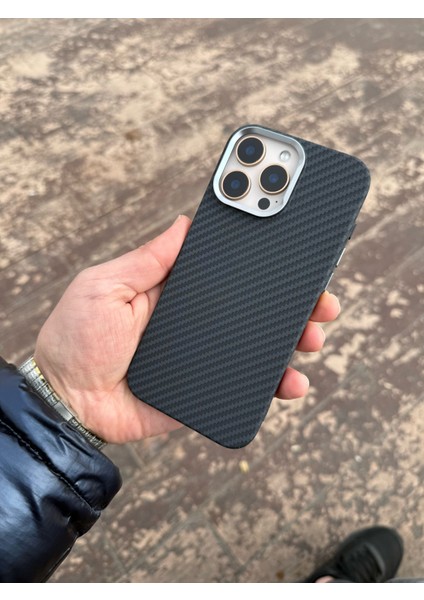 Apple iPhone 14 Pro Jaguar Black Karbonfiber Telefon Kılıfı