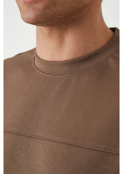 Panel Detaylı Basic Oversize Erkek T-Shirt - Kahve modelleri