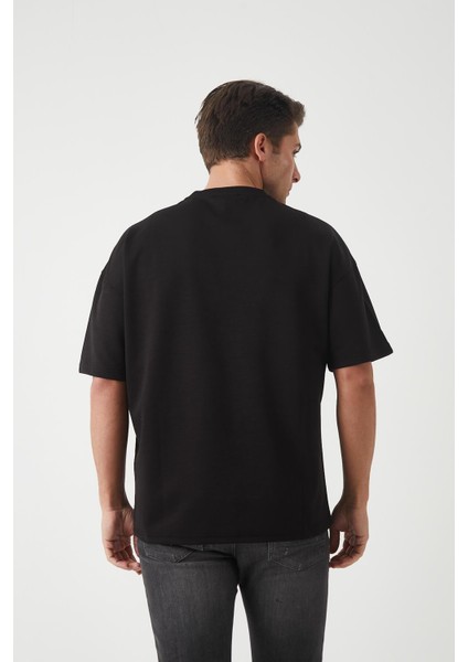 Panel Detaylı Basic Oversize Erkek T-Shirt - Siyah modelleri