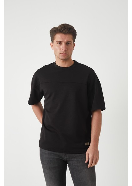 Panel Detaylı Basic Oversize Erkek T-Shirt - Siyah indirimleri