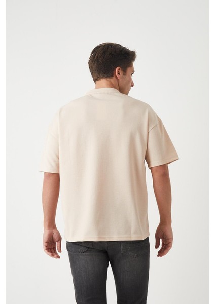 Panel Detaylı Basic Oversize Erkek T-Shirt - Bej fırsatları