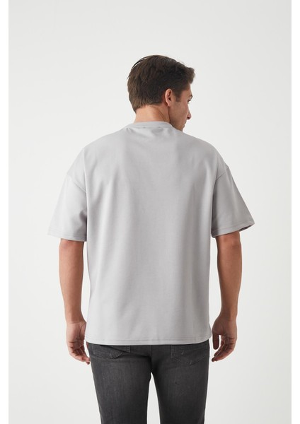 Panel Detaylı Basic Oversize Erkek T-Shirt - Gri fırsatları