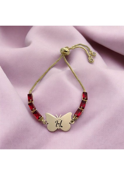 Kelebek Figürlü 14 Ayar Altın Plakalı Harf Desenli Özel Kırmızı Taşlı Bileklik