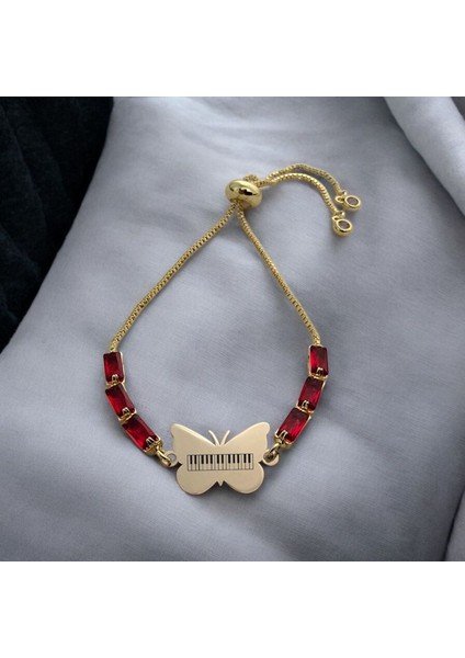 Kelebek Figürlü 14 Ayar Altın Plakalı Özel Semboller Detaylı Kırmızı Taşlı Bileklik