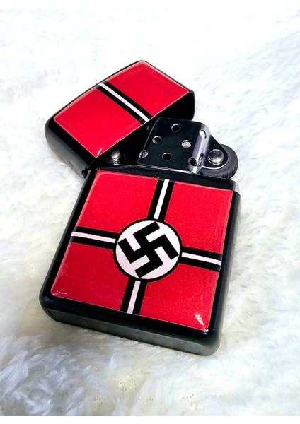 Ikinci Dünya Savaşı Nasyonel Sosyalist Alman Işçi Partisi Benzinli Çakmak modelleri