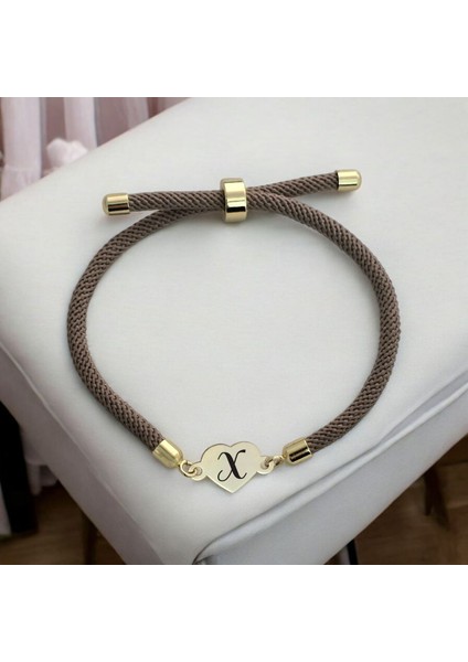 Kalp Figürlü 14 Ayar Altın Plakalı Harf Desenli Özel Bileklik