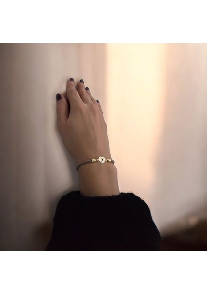 Kalp Figürlü 14 Ayar Altın Plakalı Harf Desenli Özel Bileklik fiyatları