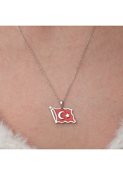 Gümüş Türk Bayrağı Kadın Kolye