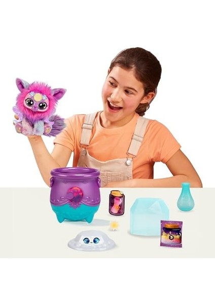 Mixies Büyülü Mücevher Sürpriz Kazan: Ay. Yeni Pırıltılı Gözlerle! Fizzing Cauldron'dan Mixie Peluşunu Ortaya Çıkarın ve 2 Büyülü Ay Taşı Sürprizini Keşfedin! Stiller Değişebilir
