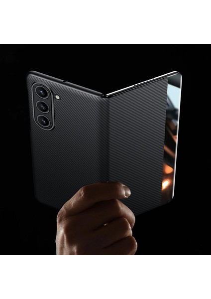 Samsung Galaxy Z Fold 6 Uyumlu Kılıf Kamera Korumalı Arka Yüzeyi Karbon Fiber Tasarımlı Metal Kapak indirimleri
