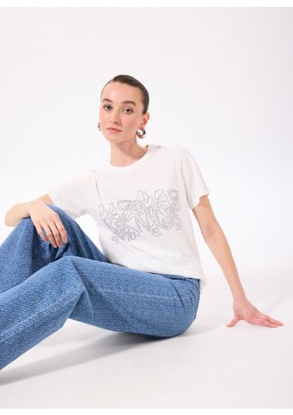 Comfort Kırık Beyaz Kadın Relaxed Taşlı T-Shirt FC5SL-TST0114 fiyatları