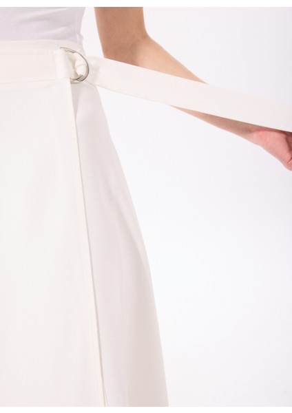 Comfort Beyaz Kadın Rahat Kalıp Etek FC5SL-ETK0066 indirimleri