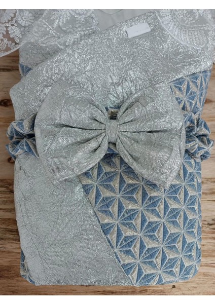 Yenidoğan Piramit Desenli Güpür Işlemeli Bebek Battaniyesi Kundak Gümüş