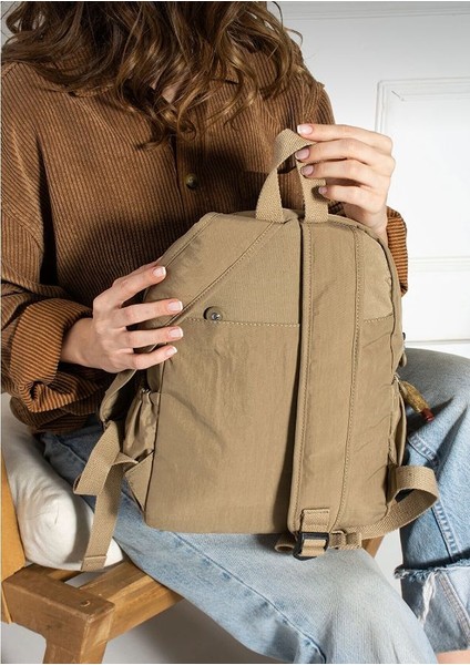 Sanmorris Unisex Suya Dayanıklı Paraşüt Kumaş Çok Gözlü Ön Cepli Ayarlanabilir Askılı Sırt Çantası