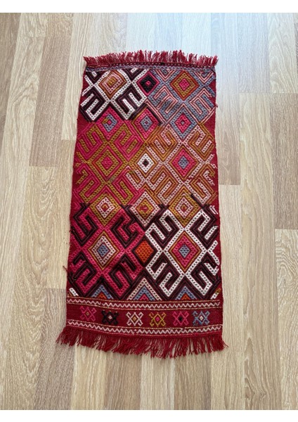 47 x 90 cm Küçük Boy Renkli Türk Kilim, Koçboynuzu Motifi, El Dokuma Vintage Kilim, Bohem Stili Kilim