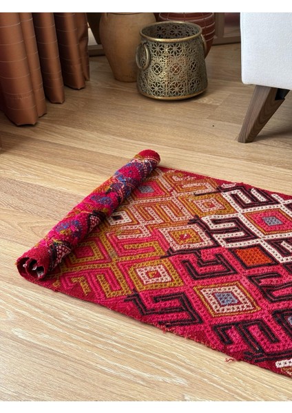 47 x 90 cm Küçük Boy Renkli Türk Kilim, Koçboynuzu Motifi, El Dokuma Vintage Kilim, Bohem Stili Kilim fırsatları