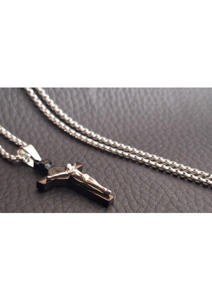 Voyageaccessory Gümüş Renk Paslanmaz Çelik Minimal Boy Haç Kolye fiyatları