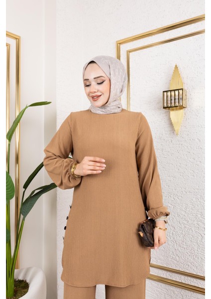 Düğme Detaylı Bürümcük Kumaş Tesettür TAKIM-3153 Latte fiyatları