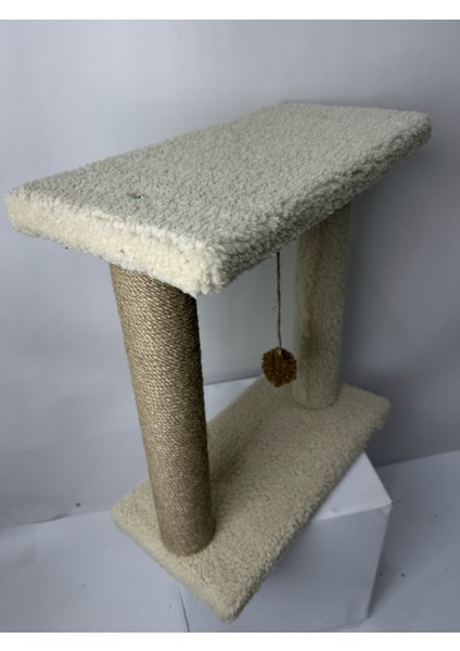 Peluş Dokulu 44 cm Kedi Tırmalama Tahtası | Oturaklı ve Yatma Yüzeyli, Ponponlu Oyun Alanı, Yumuşak Doku ve Tırmalamaya Dayanıklı Tasarım | Soft ve Sevilen Renk Seçenekleriyle