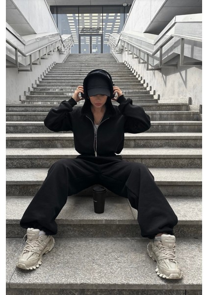 Baggy Tek Eşofman Altı Iki Stil: Paçanı Istediğin Gibi Ayarla, Hem Düz Hem Jogger Kullan modelleri