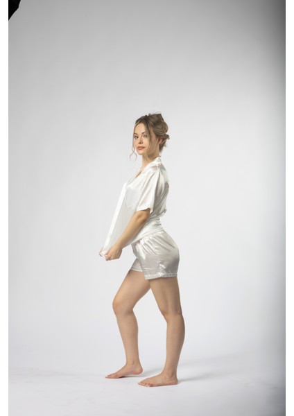 Saten Ön ve Arka Tarafı Kalp Detaylı Alt- Üst Takım Pijama
