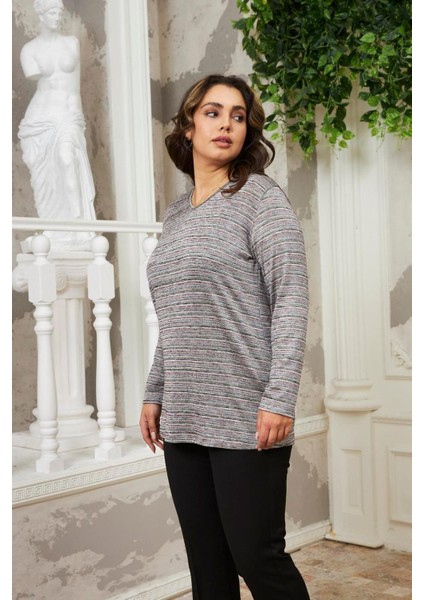 V Yaka Büyük Beden Kumaş Özellikli Örme Bluz modelleri