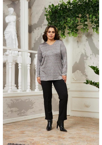 V Yaka Büyük Beden Kumaş Özellikli Örme Bluz indirimleri