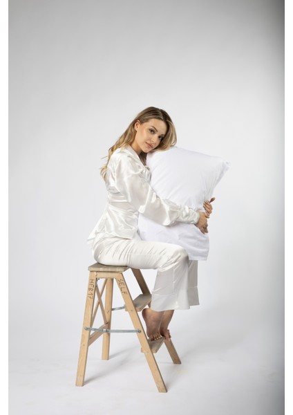 Saten Korse Detaylı Alt-Üst Pijama Takım fırsatları