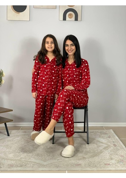 Anne Kız Kombin Önden Düğmeli Bebe Yaka %100 Pamuk Love Desenli Pijama Takımı (Kırmızı) modelleri