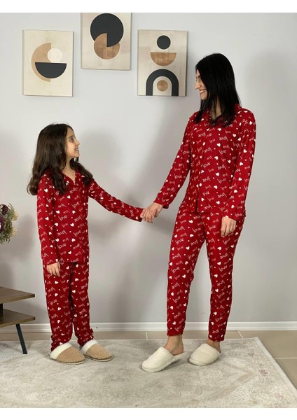 Anne Kız Kombin Önden Düğmeli Bebe Yaka %100 Pamuk Love Desenli Pijama Takımı (Kırmızı) fırsatları