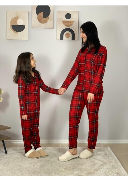 Anne Kız Kombin Önden Düğmeli Bebe Yaka %100 Pamuk Ekose Desenli Pijama Takımı (Kırmızı) fırsatları