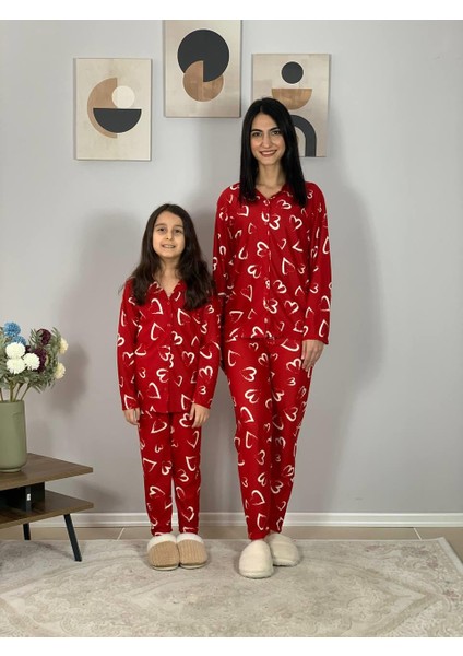 Anne Kız Kombin Önden Düğmeli Bebe Yaka %100 Pamuk Kalp Desenli Pijama Takımı (Kırmızı)