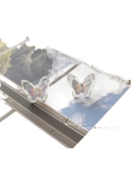 Şık ve Narin Saplama Küpeler (Yurt Dışından)