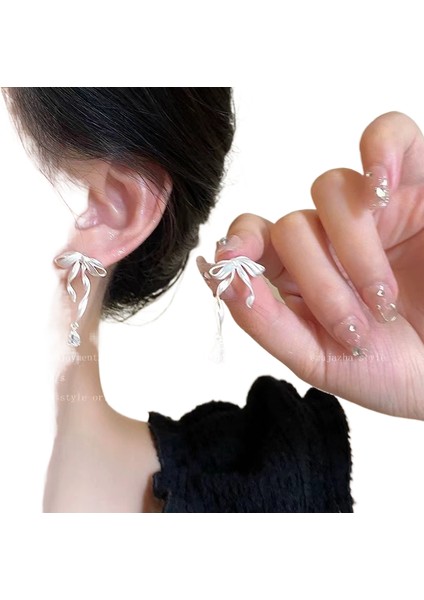 Şık ve Narin Saplama Küpeler (Yurt Dışından)