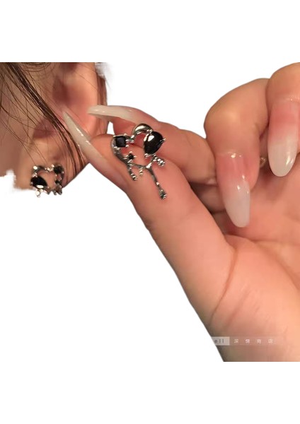 Şık ve Narin Saplama Küpeler (Yurt Dışından)