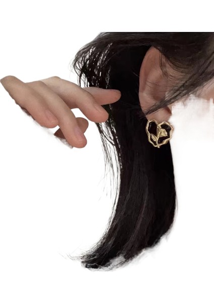 Şık ve Narin Saplama Küpeler (Yurt Dışından)