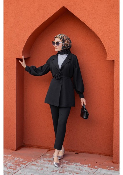 Need Gül Kuşaklı Ceket Pantolon Takım-Siyah