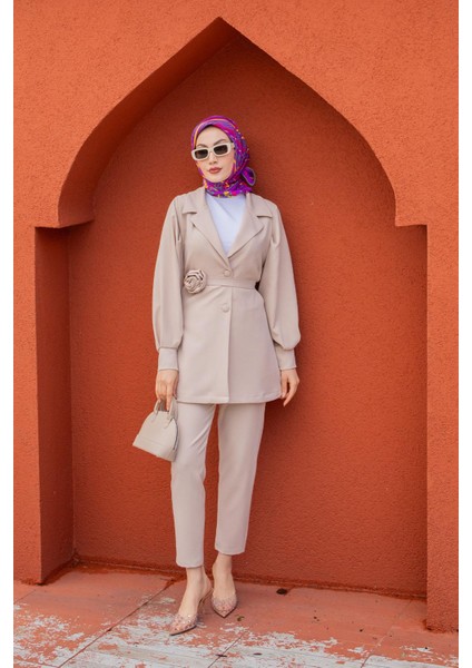 Need Gül Kuşaklı Ceket Pantolon Takım-Bej