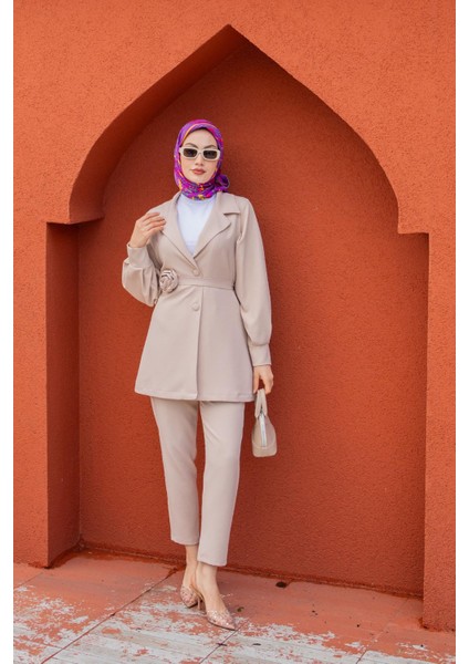 Need Gül Kuşaklı Ceket Pantolon Takım-Bej fırsatları