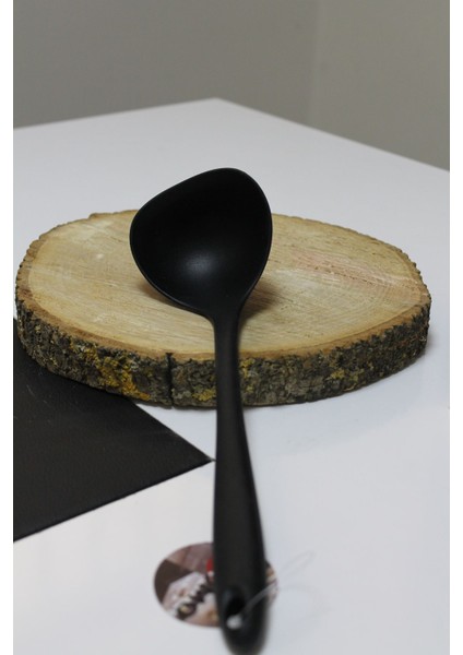 Sert Uçlu Isıya Dayanıklı Yanmaz Yapışmaz Silikon 28 cm Kepçe 1 Adet / Dört Renk Seçeneği modelleri